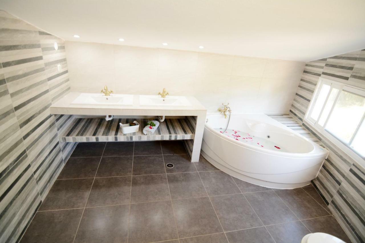 Moinho Da Capela Villa คัมโป มายอร์ ภายนอก รูปภาพ
